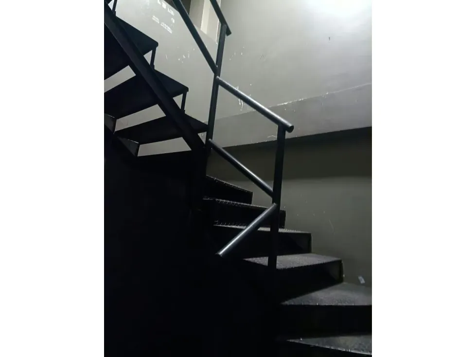 Local en alquiler 1000m², Av Lebrum - 17