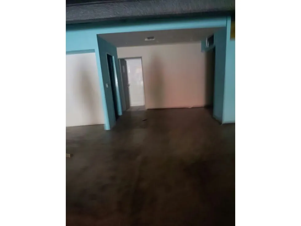 Local en alquiler 1000m², Av Lebrum - 3