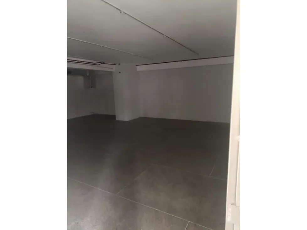 Local en alquiler 1000m², Av Lebrum - 4