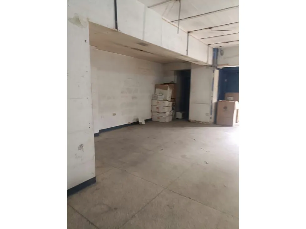 Local en alquiler 1000m², Av Lebrum - 8