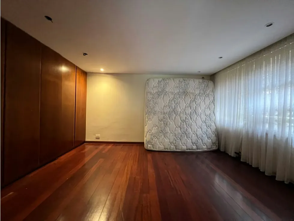Se vende/alquila Casa 2.500m² 4h+2s/4b+2s/4p Oripoto - 11