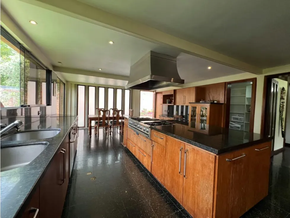 Se vende/alquila Casa 2.500m² 4h+2s/4b+2s/4p Oripoto - 26