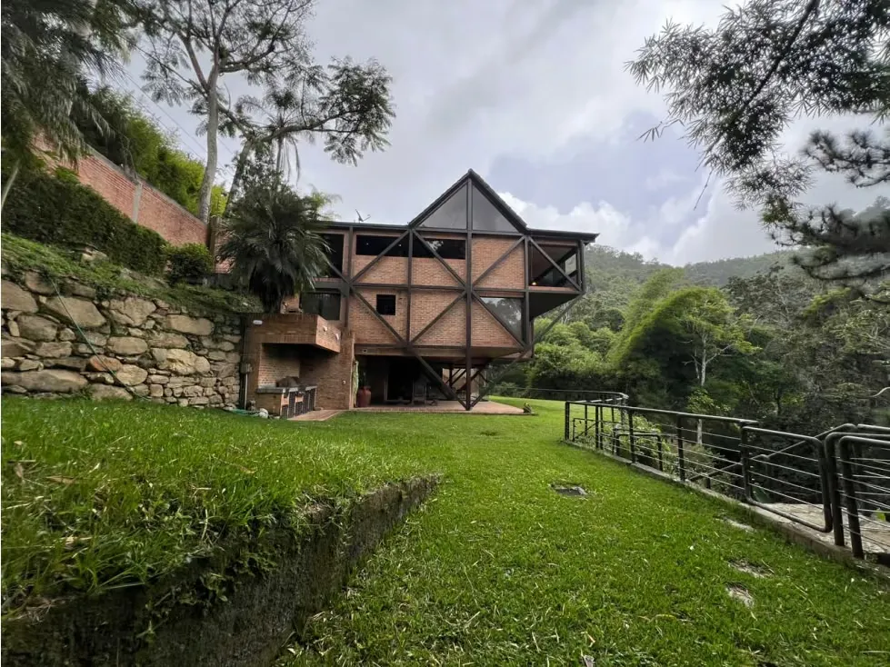 Se vende/alquila Casa 2.500m² 4h+2s/4b+2s/4p Oripoto - 4