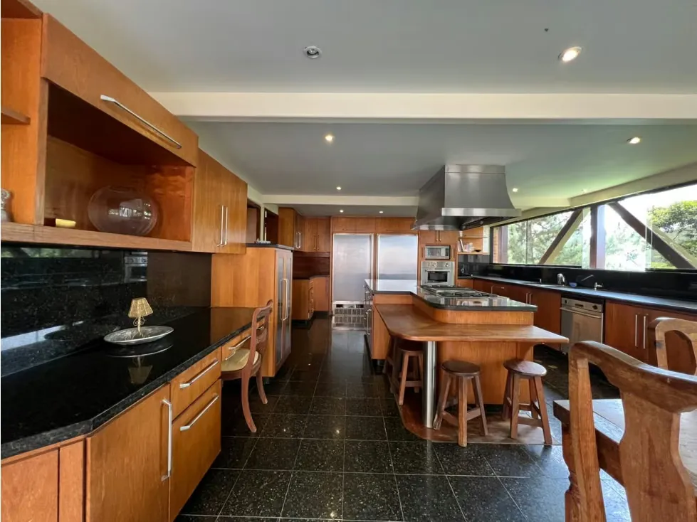 Se vende/alquila Casa 2.500m² 4h+2s/4b+2s/4p Oripoto - 8