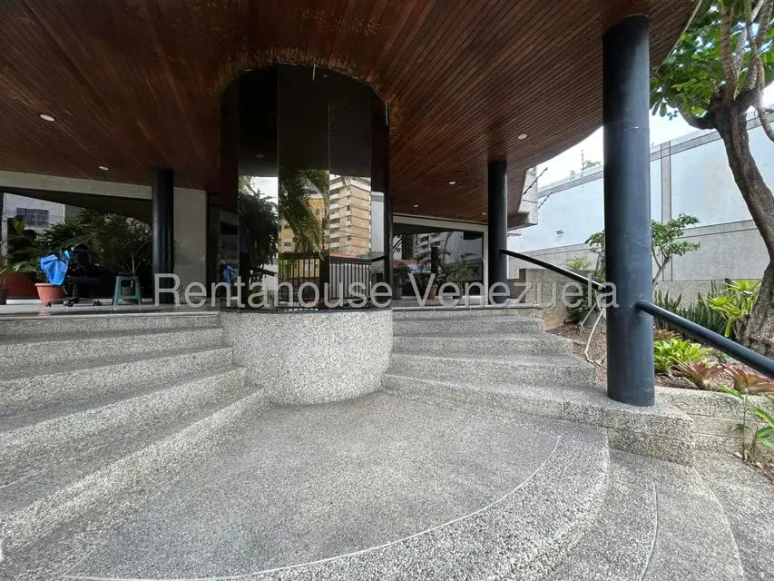 Apartamento (Penthouse) en Alquiler en Los Palos Grandes, Distrito Metropolitano - 2