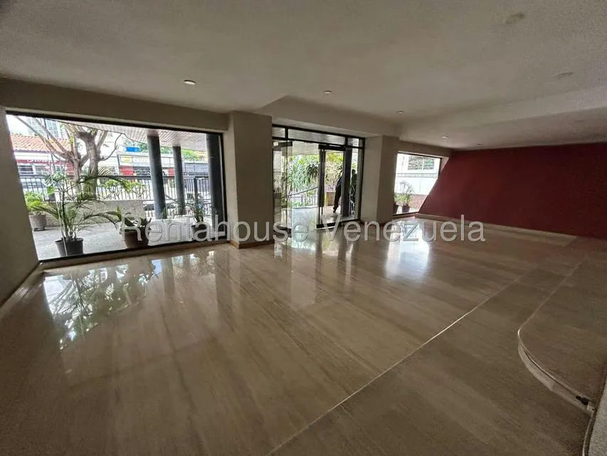 Apartamento (Penthouse) en Alquiler en Los Palos Grandes, Distrito Metropolitano - 3
