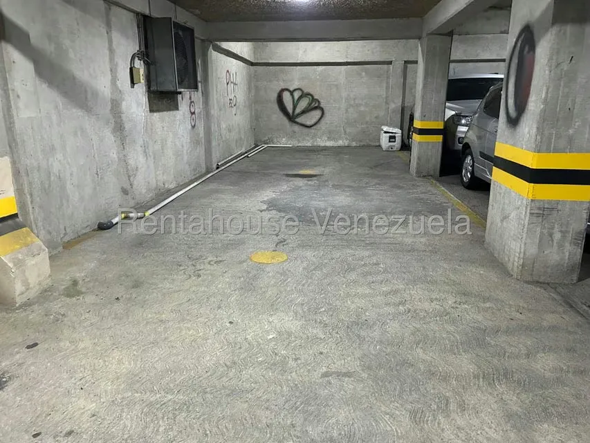 Apartamento (Penthouse) en Alquiler en Los Palos Grandes, Distrito Metropolitano - 21
