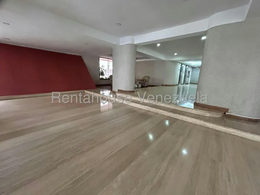 Apartamento (Penthouse) en Alquiler en Los Palos Grandes, Distrito Metropolitano - 4