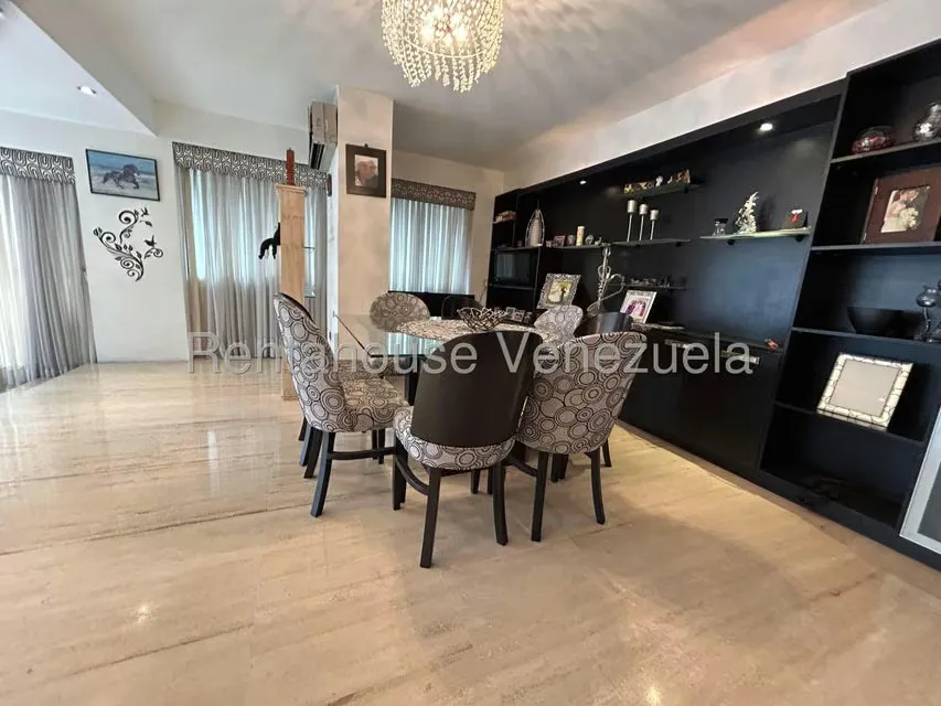 Apartamento (Penthouse) en Alquiler en Los Palos Grandes, Distrito Metropolitano - 5