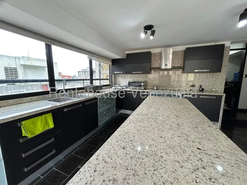 Apartamento (Penthouse) en Alquiler en Los Palos Grandes, Distrito Metropolitano - 10