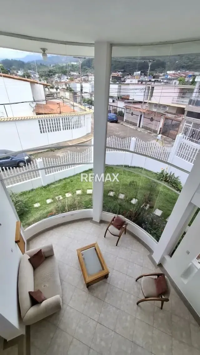 CASA EN ALQUILER EN URB BAJUMBAL - 3