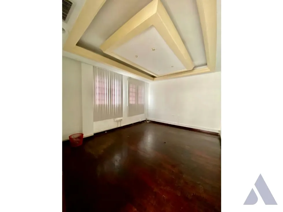 Se vende casa de uso comercial 324m2 El Rosal 9991 - 4