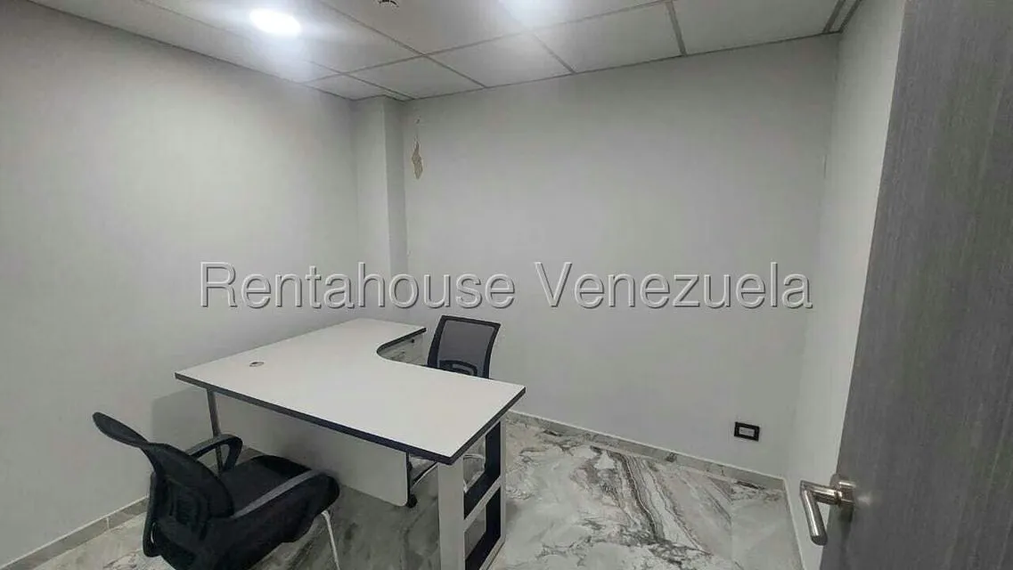 Oficina en Alquiler en Parroquia Santa Teresa, Distrito Metropolitano - 5