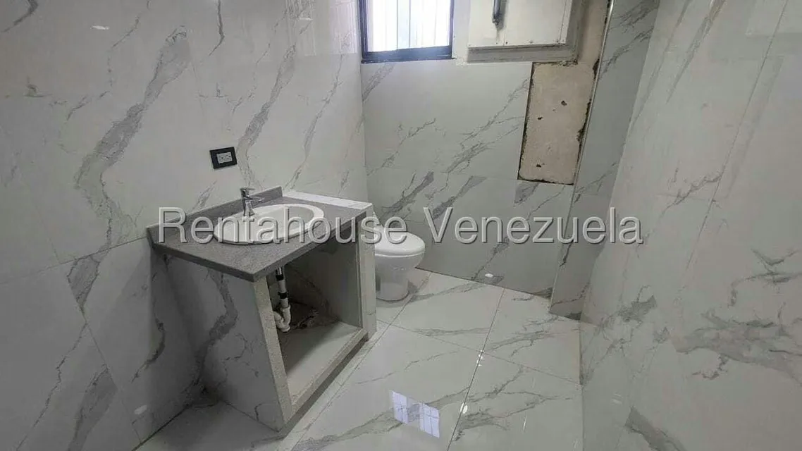 Oficina en Alquiler en Parroquia Santa Teresa, Distrito Metropolitano - 10