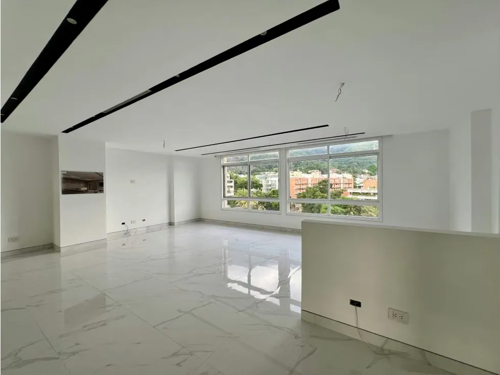 Se Vende PH/1.000M2/separado en dos/6h+2s/8b+2s/6p/La Castellana/6083 - 6