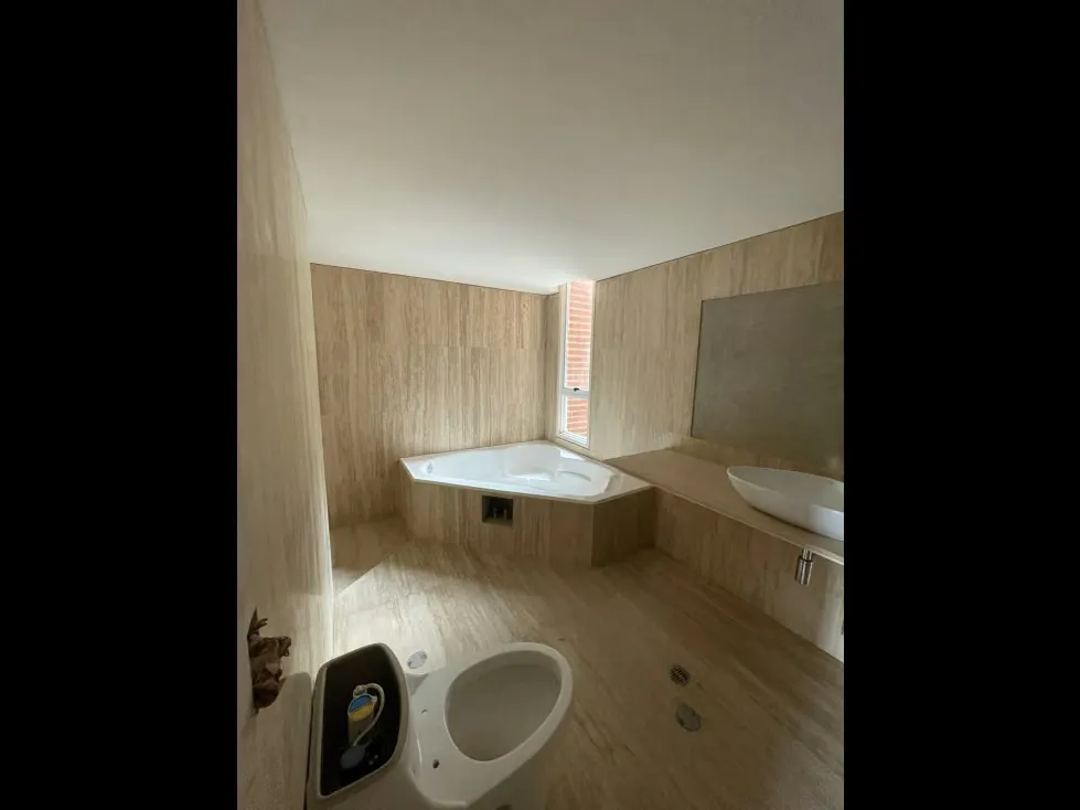Se vende apto 264m2 3h+s/3.5b+s/5p Mirador de los Campitos 2079 - 11