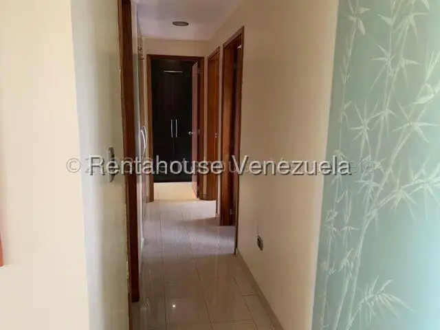 Apartamento (1 Nivel) en Alquiler en Escampadero, Distrito Metropolitano - 17