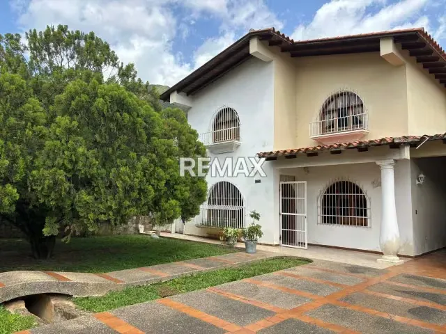 Se Vende Casa en Urb. El Castaño