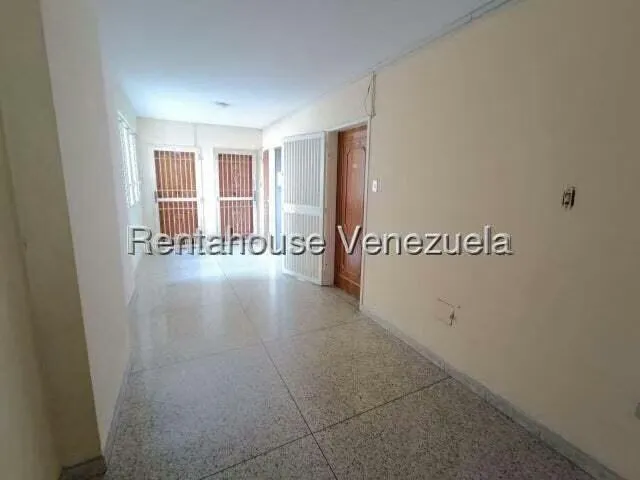 Apartamento (1 Nivel) en Venta en Prebo I, Carabobo - 3