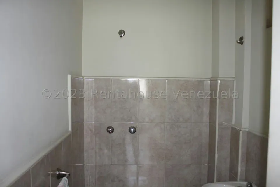 Apartamento (1 Nivel) en Venta en El Marques, Distrito Metropolitano - 16