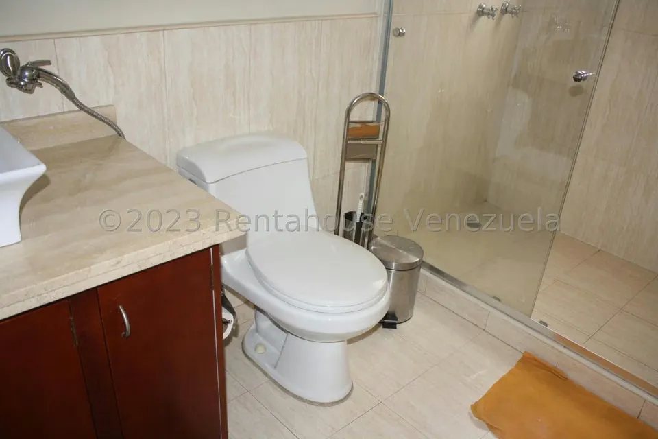Apartamento (1 Nivel) en Venta en El Marques, Distrito Metropolitano - 28
