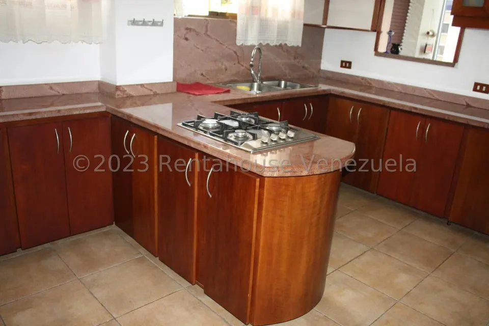 Apartamento (1 Nivel) en Venta en El Marques, Distrito Metropolitano - 3