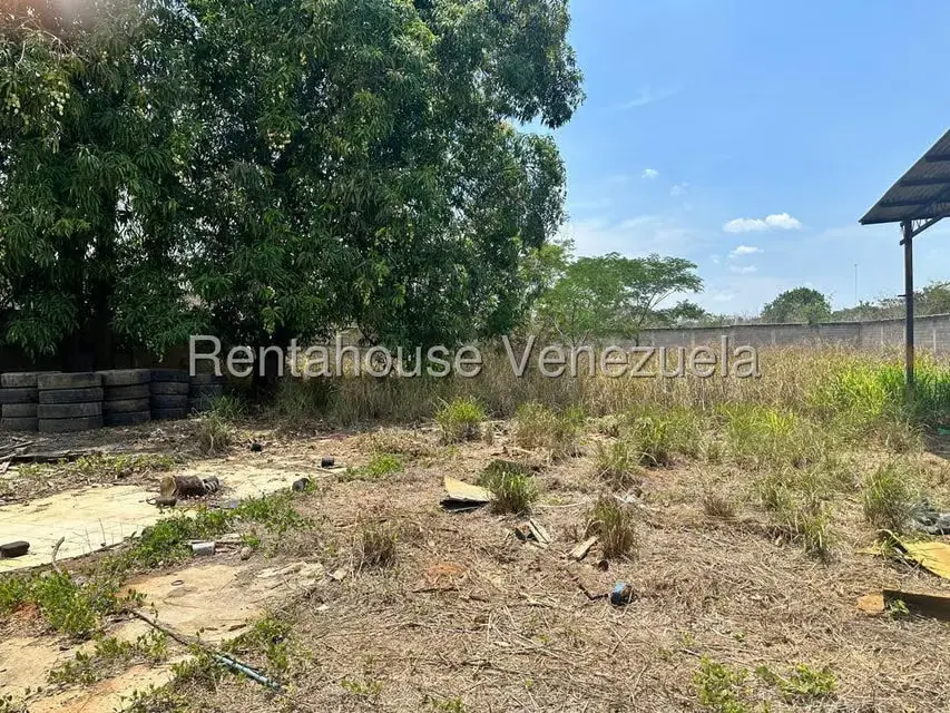 Terreno (Comercial) en Venta en La Raiza, Miranda - 2