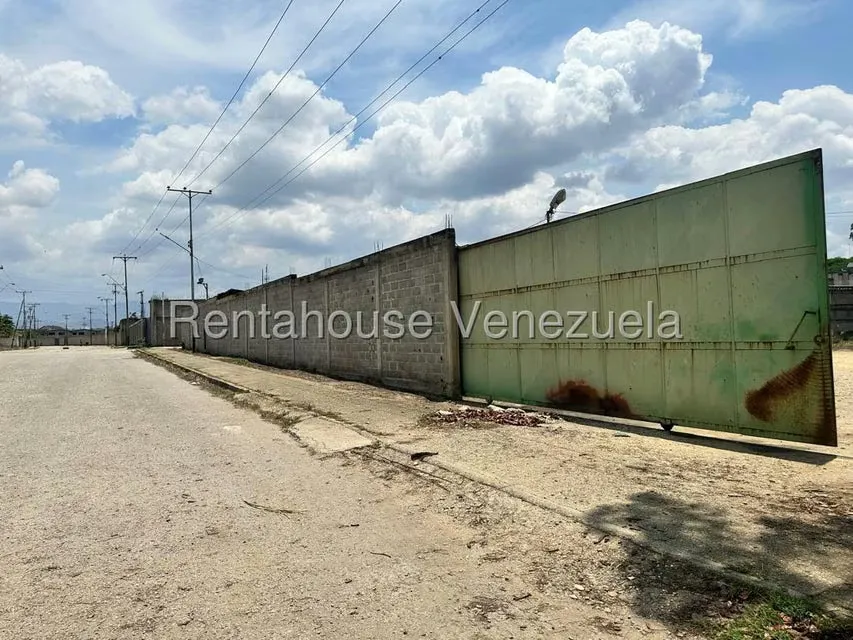 Terreno (Comercial) en Venta en La Raiza, Miranda - 30
