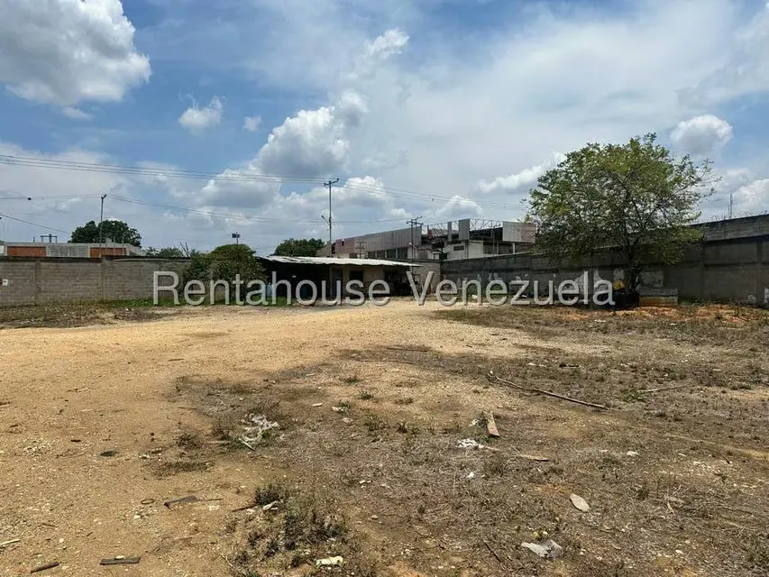 Terreno (Comercial) en Venta en La Raiza, Miranda - 3