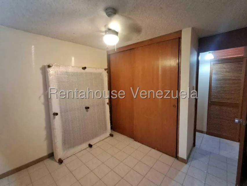 Apartamento (1 Nivel) en Venta en La Bonita, Distrito Metropolitano - 24