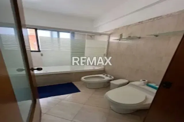 APARTAMENTO EN VENTA - URB. LAS MERCEDES - 12