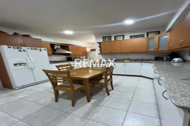 APARTAMENTO EN VENTA - URB. LAS MERCEDES - 5