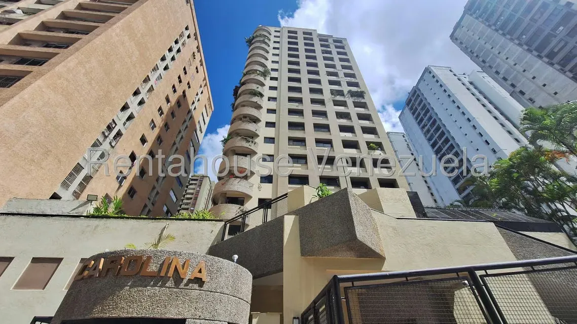 Apartamento (Duplex) en Venta en El Cigarral, Distrito Metropolitano - 2