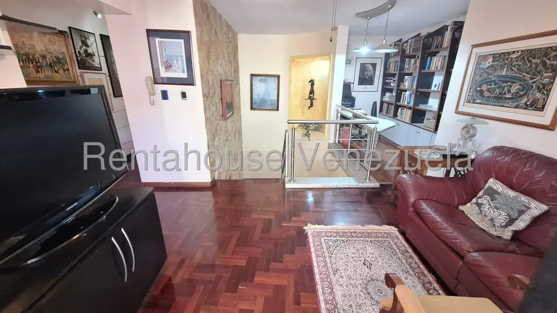 Apartamento (Duplex) en Venta en El Cigarral, Distrito Metropolitano - 15
