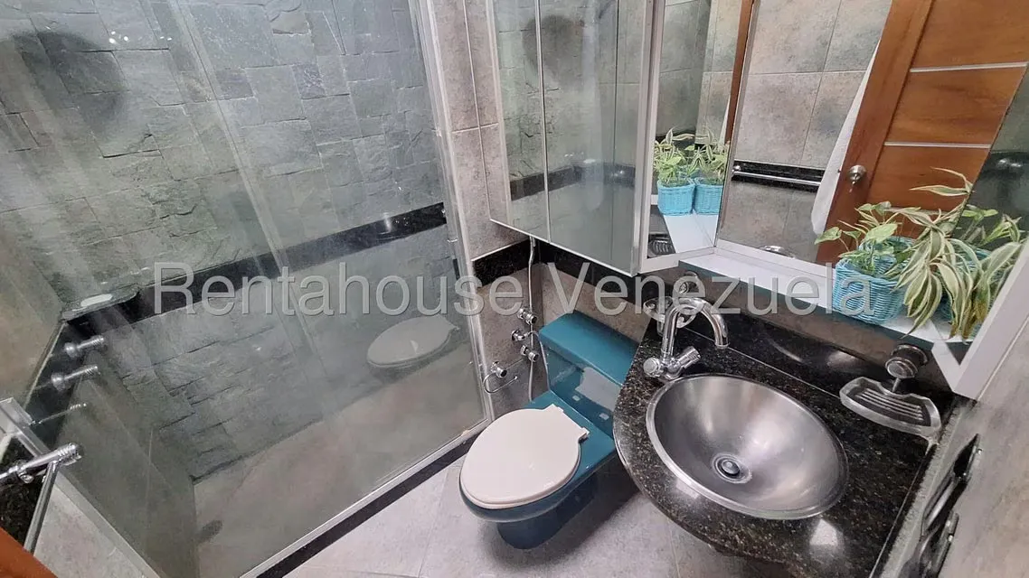 Apartamento (Duplex) en Venta en El Cigarral, Distrito Metropolitano - 26