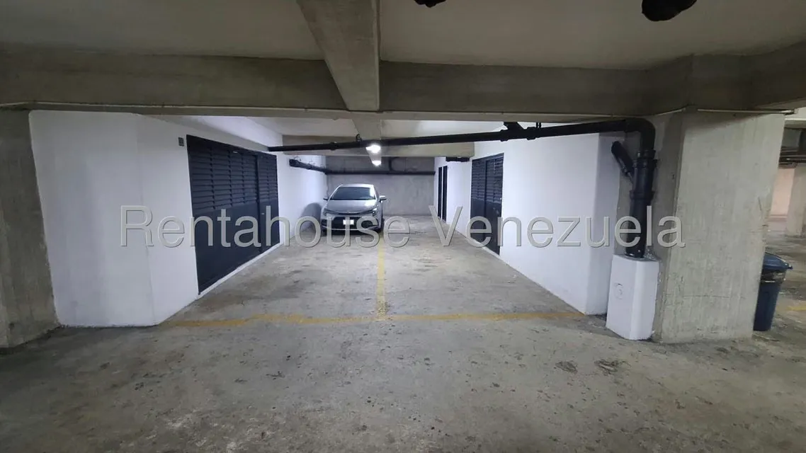 Apartamento (Duplex) en Venta en El Cigarral, Distrito Metropolitano - 29