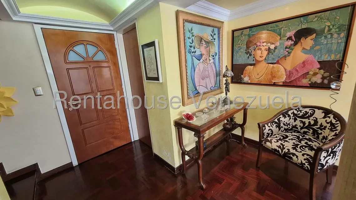 Apartamento (Duplex) en Venta en El Cigarral, Distrito Metropolitano - 4