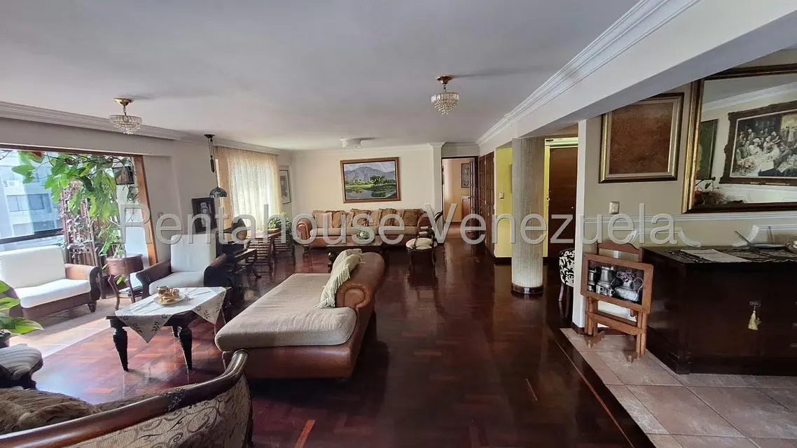 Apartamento (Duplex) en Venta en El Cigarral, Distrito Metropolitano - 5
