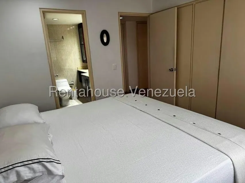 Apartamento (1 Nivel) en Alquiler en Los Chorros, Distrito Metropolitano - 12