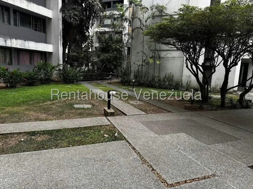 Apartamento (1 Nivel) en Alquiler en Los Chorros, Distrito Metropolitano - 18