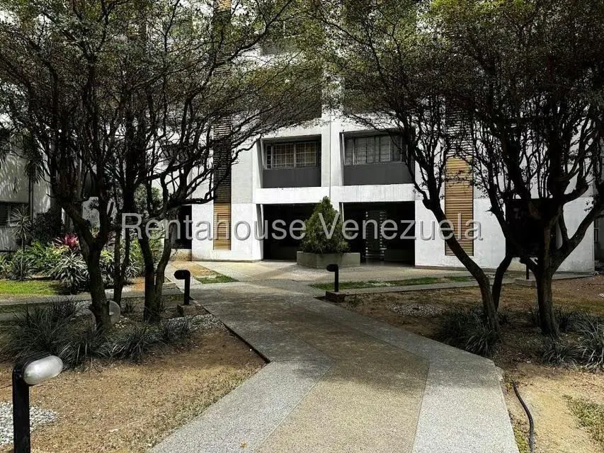 Apartamento (1 Nivel) en Alquiler en Los Chorros, Distrito Metropolitano - 19