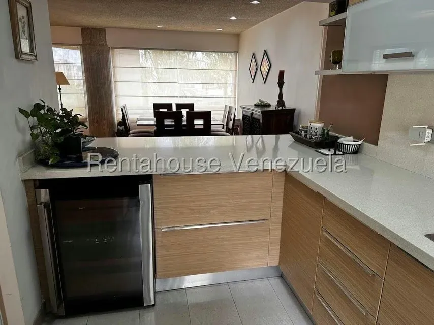 Apartamento (1 Nivel) en Alquiler en Los Chorros, Distrito Metropolitano - 8