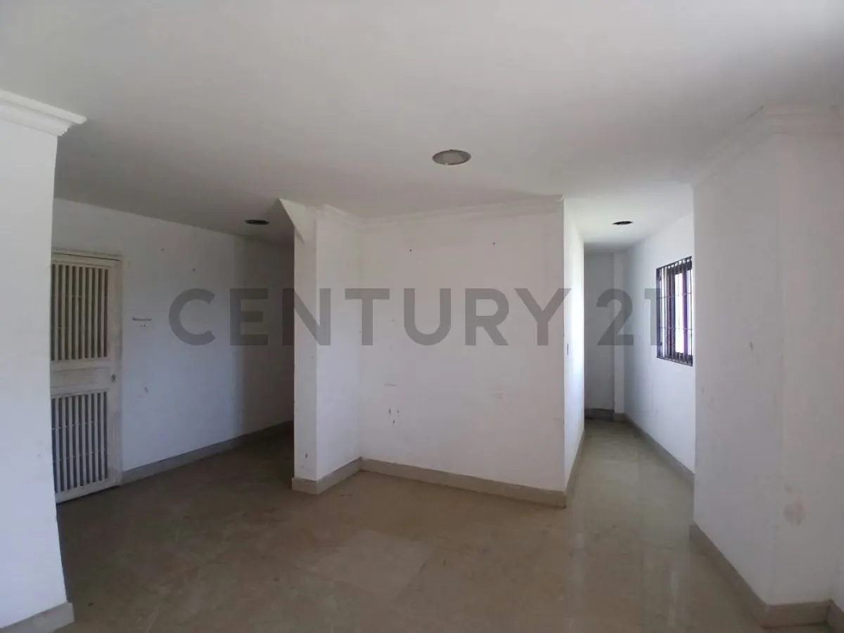 Centro Comercial en Av. 4 de Mayo, Porlamar, Isla de Margarita - 12