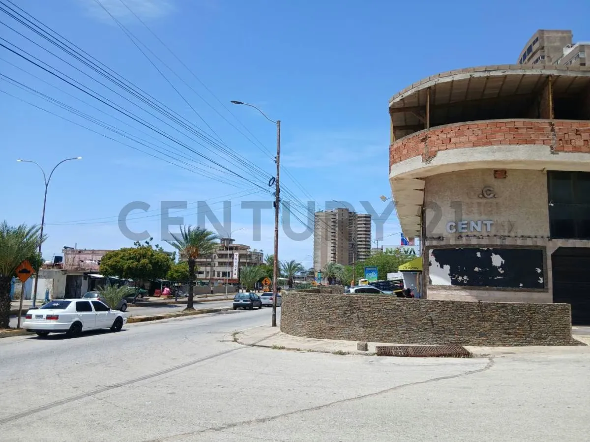 Centro Comercial en Av. 4 de Mayo, Porlamar, Isla de Margarita - 23