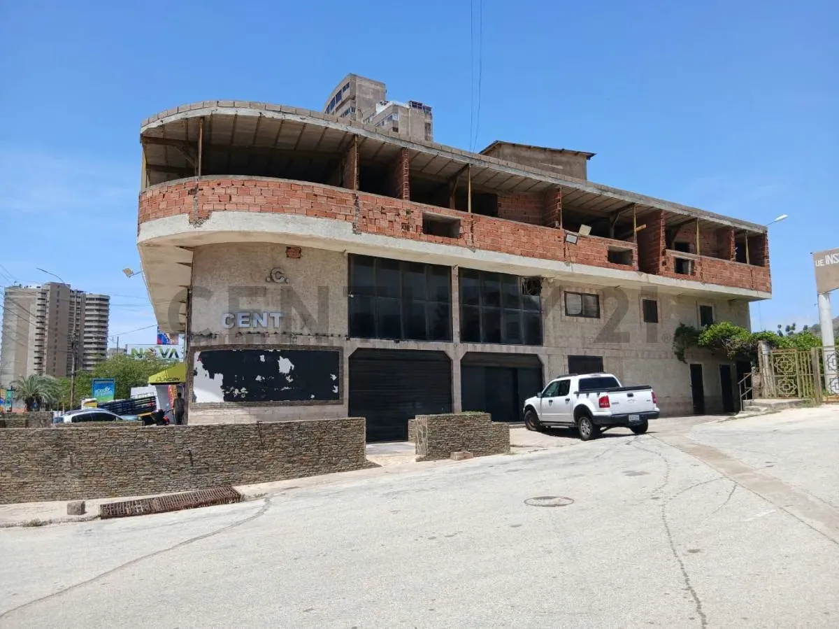 Centro Comercial en Av. 4 de Mayo, Porlamar, Isla de Margarita - 4