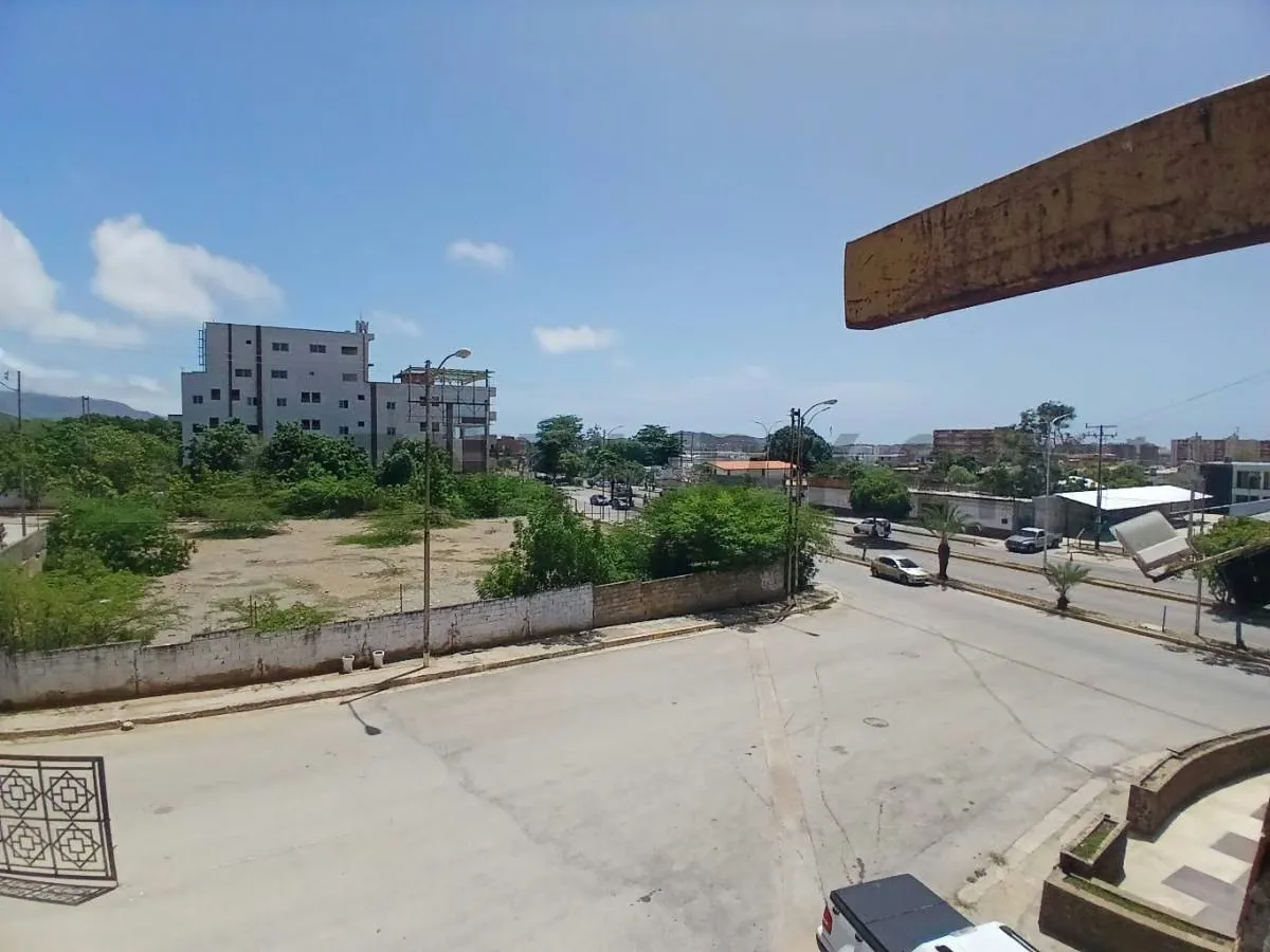 Centro Comercial en Av. 4 de Mayo, Porlamar, Isla de Margarita - 9