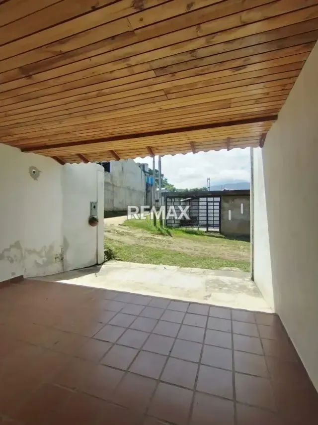 Vendo Casa Ubicada en la Urbanización Colinas de la laguna La Laguna- Palmira - 13