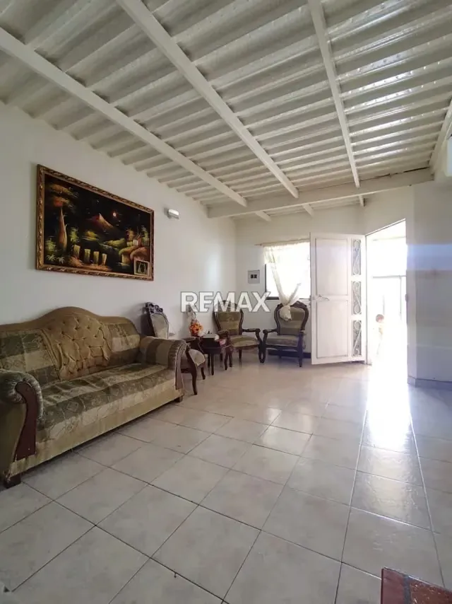Vendo Casa Ubicada en la Urbanización Colinas de la laguna La Laguna- Palmira - 15