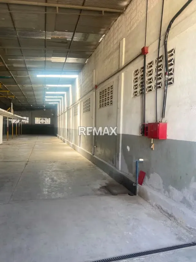 En Alquiler Galpon Av. Intercomunal - 5