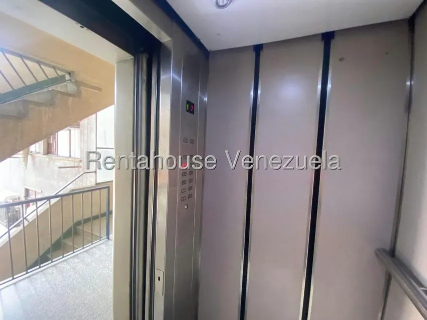 Apartamento (1 Nivel) en Venta en Lebrun, Distrito Metropolitano - 3